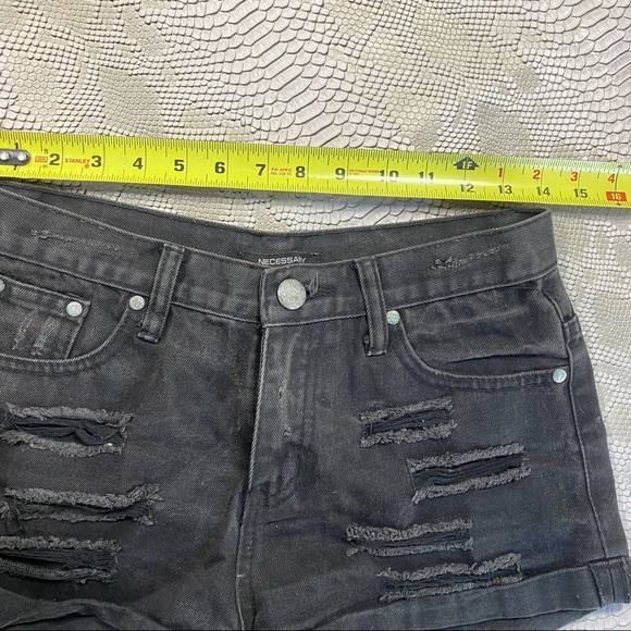 Vintage black high waisted destroyed shorts white skull hips - Picture 9 of 9